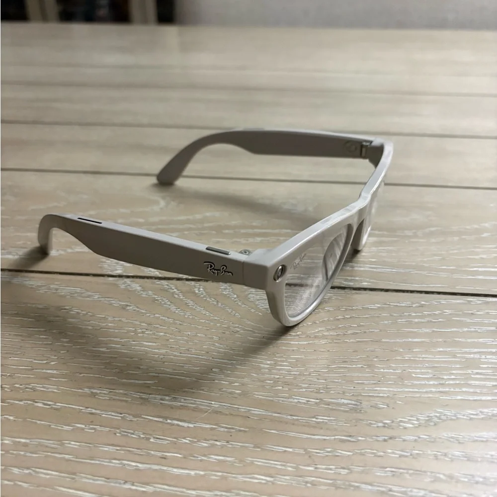 Ray-Ban Cream Eyeglasses with Tan Case